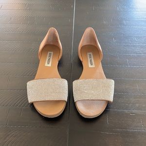 STEVE MADDEN slip on.